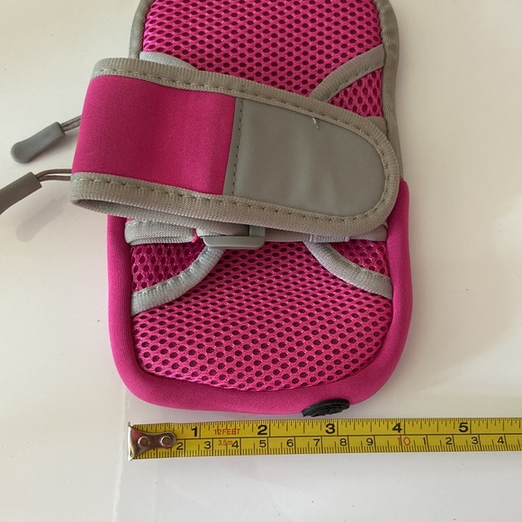 Fuchsia pink iPhone case for arm - Picture 4 of 5